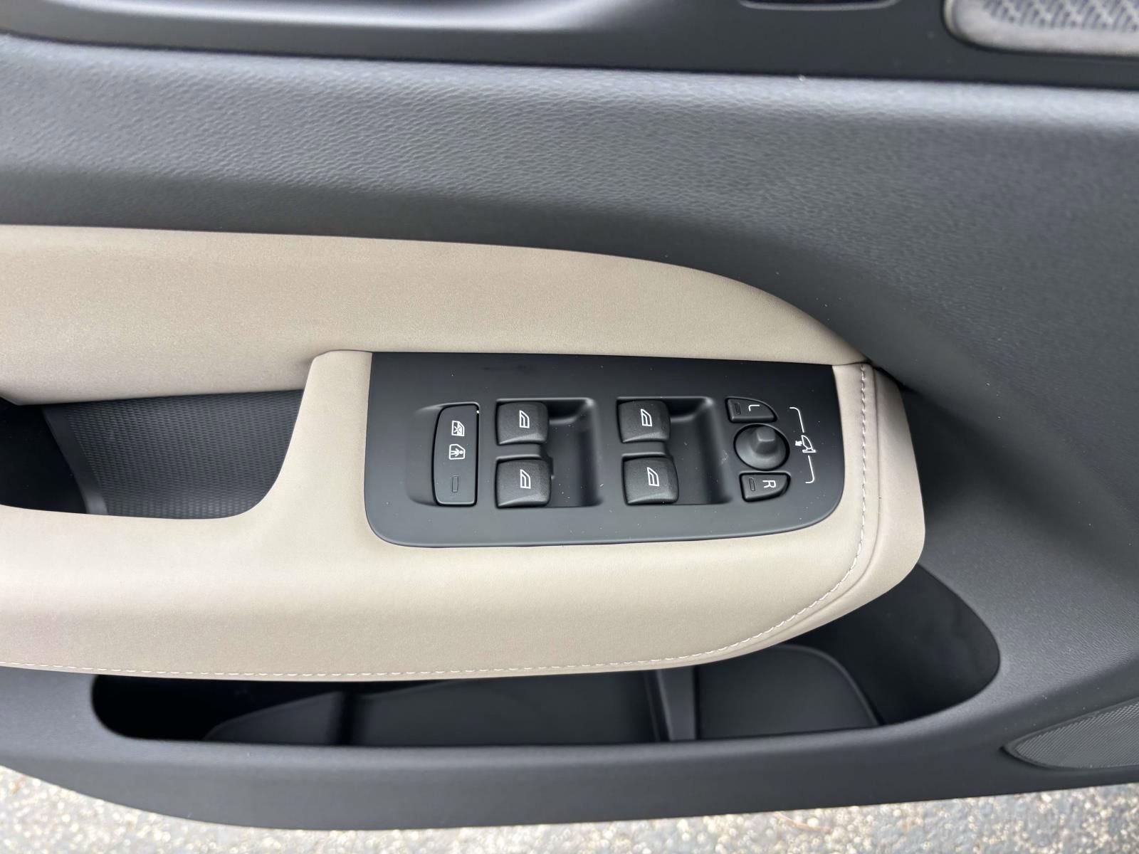 New 2026 Volvo XC60 B5 Plus w/ Protection Package Premier image 13