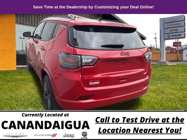 Used 2022 Jeep Compass Limited w/ (RED) Package AWD/4WD image 5