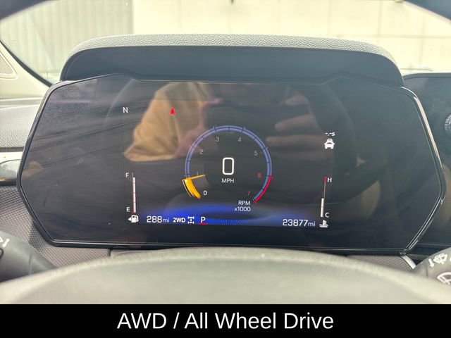 Used 2025 Chevrolet TrailBlazer LT AWD/4WD image 13