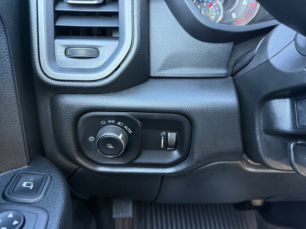 Used 2024 RAM 3500 Tradesman w/ Chrome Appearance Group image 22