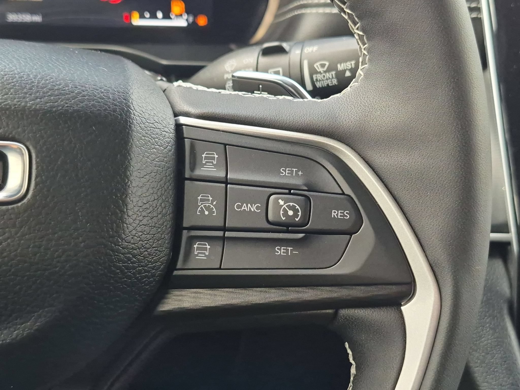 Used 2024 Jeep Grand Cherokee L Altitude RWD image 25