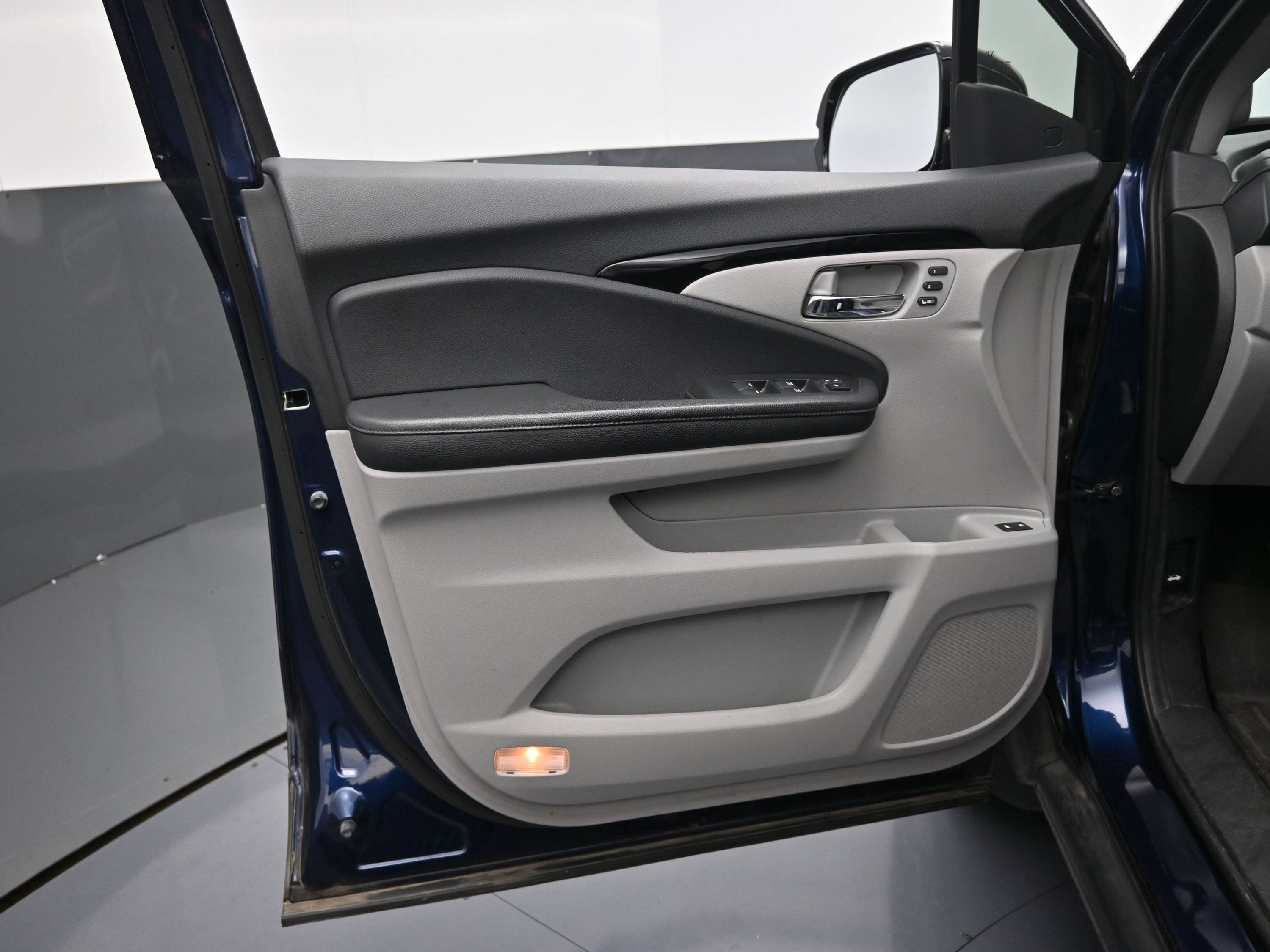 Used 2019 Honda Pilot Touring image 18