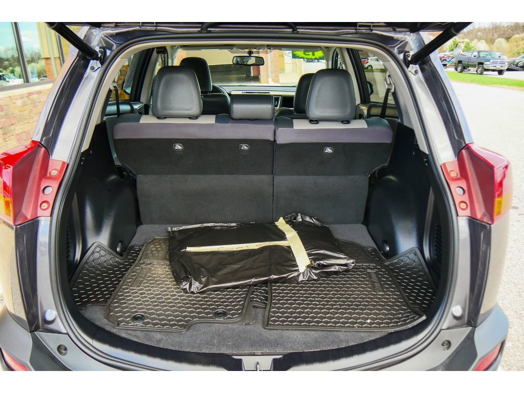 Used 2015 Toyota RAV4 Limited image 29