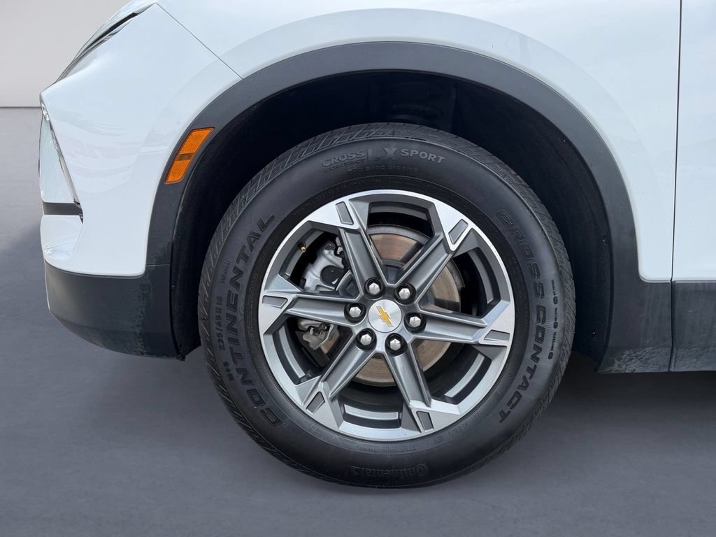 Used 2025 Chevrolet Blazer LT AWD/4WD image 9