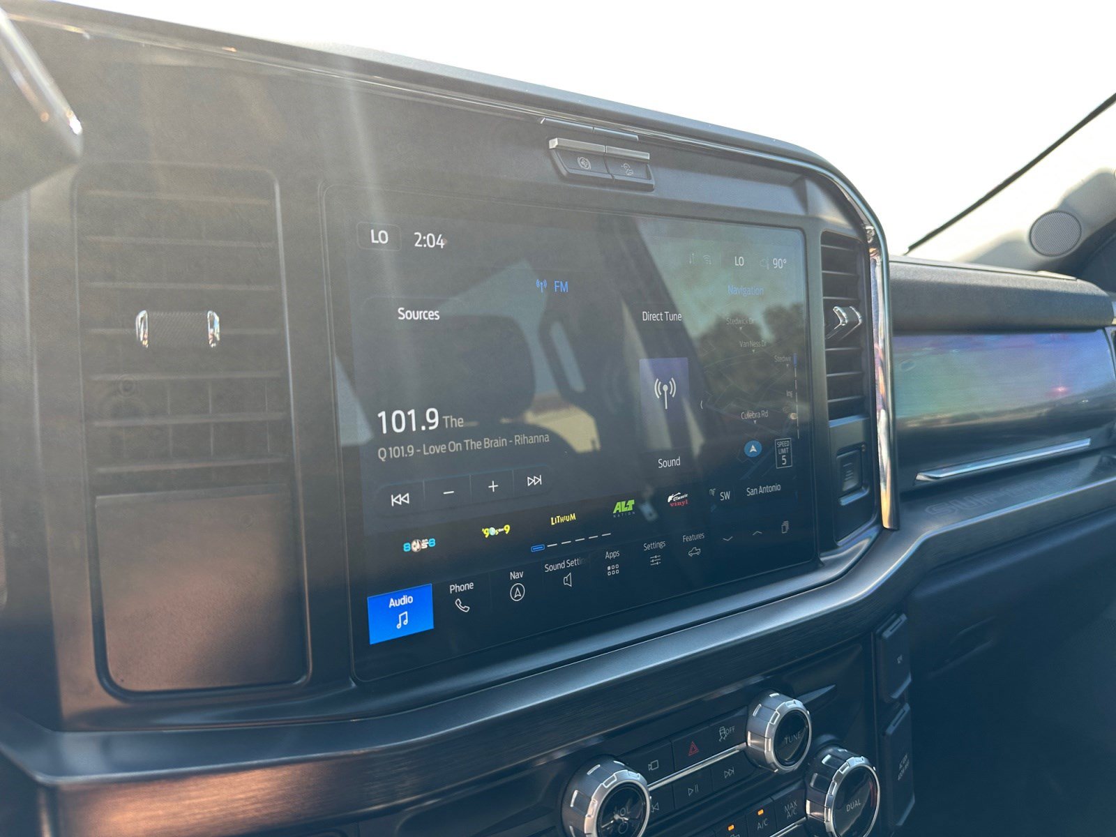 Used 2025 Ford F250 Lariat w/ Black Appearance Package AWD/4WD image 15