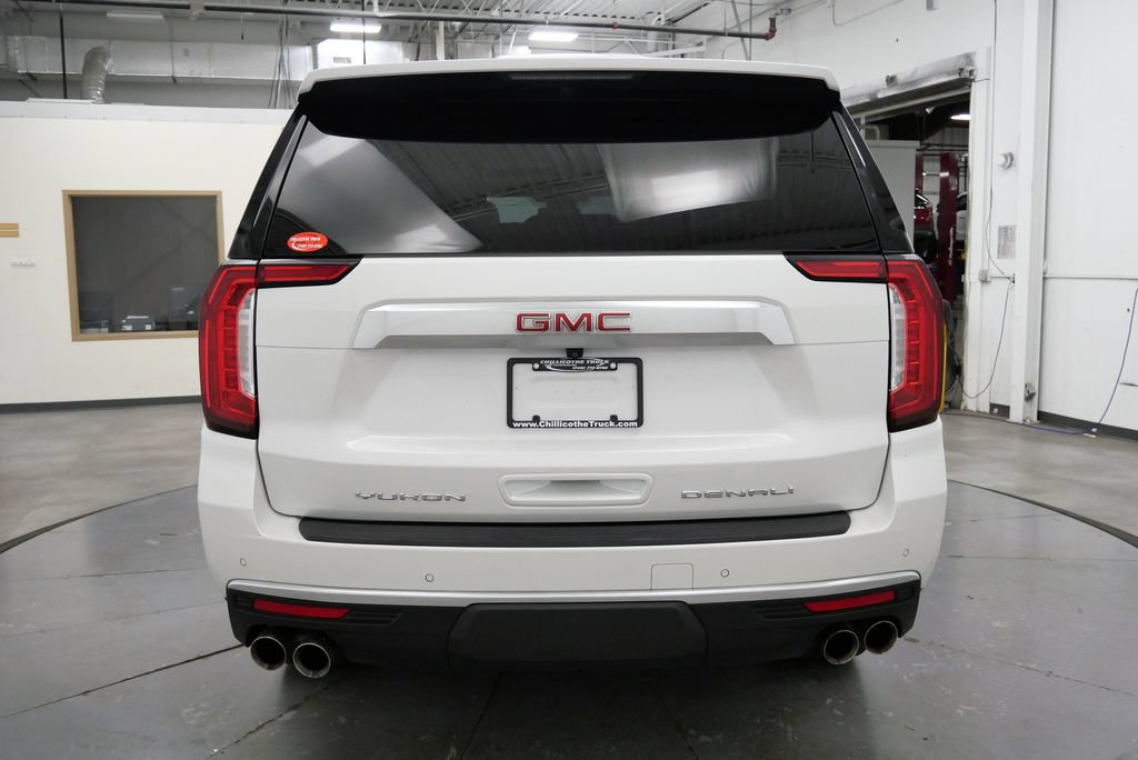 Used 2023 GMC Yukon XL Denali AWD/4WD image 6
