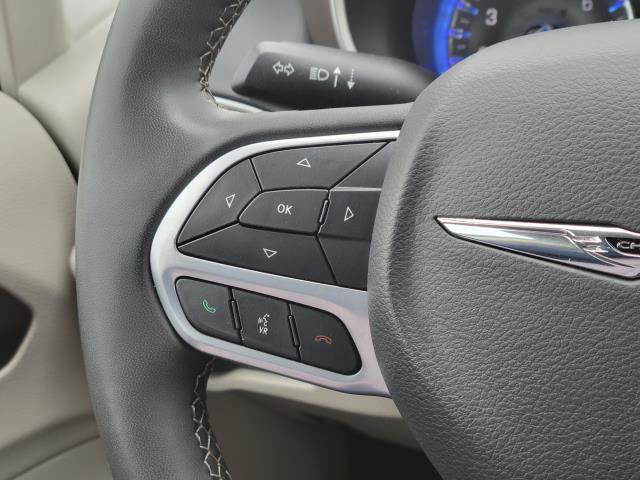 Used 2023 Chrysler Voyager LX image 13