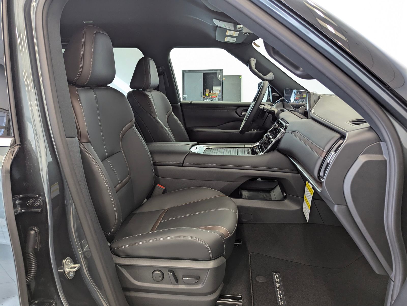 New 2025 Nissan Armada SL w/ Captain's Chari Seat Package image 18