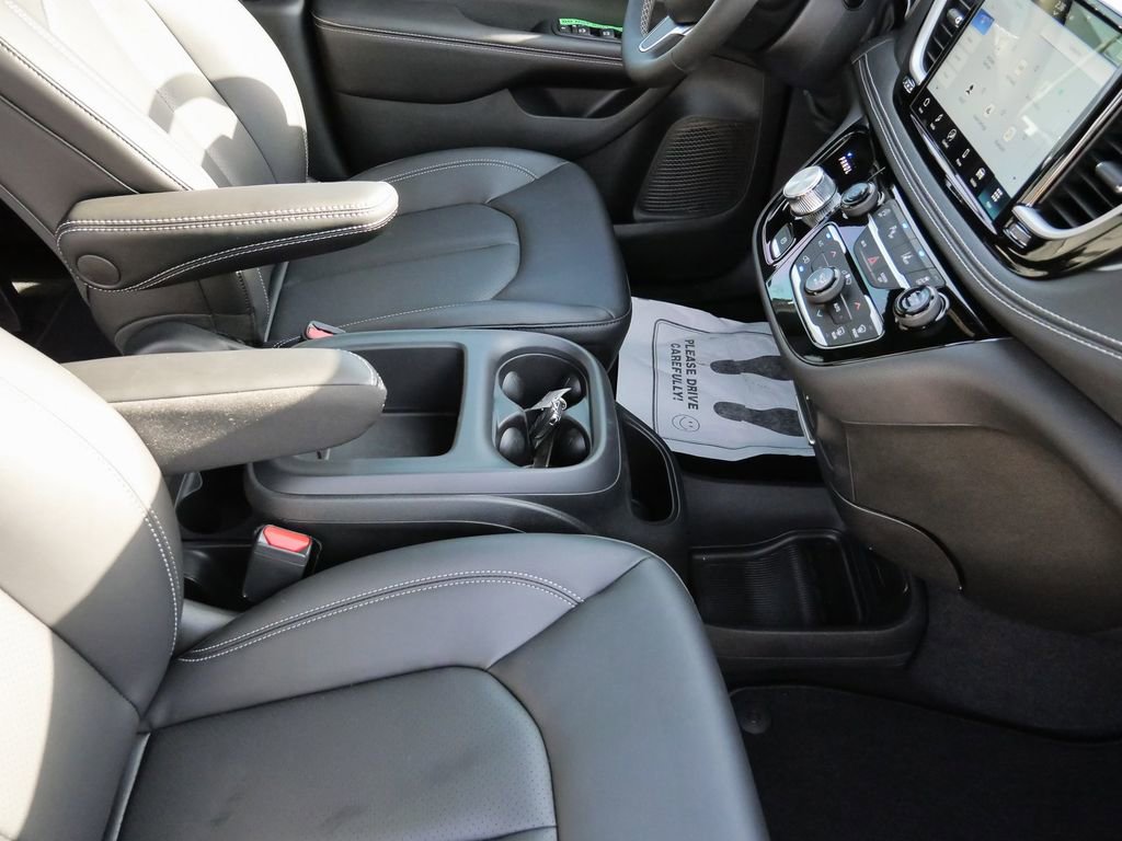 New 2026 Chrysler Pacifica Select image 16