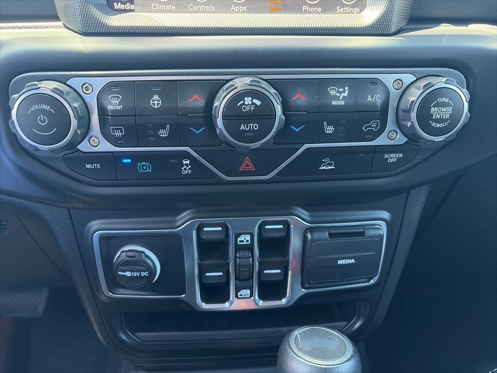 Used 2023 Jeep Wrangler Unlimited Sahara w/ Cold Weather Group AWD/4WD image 11