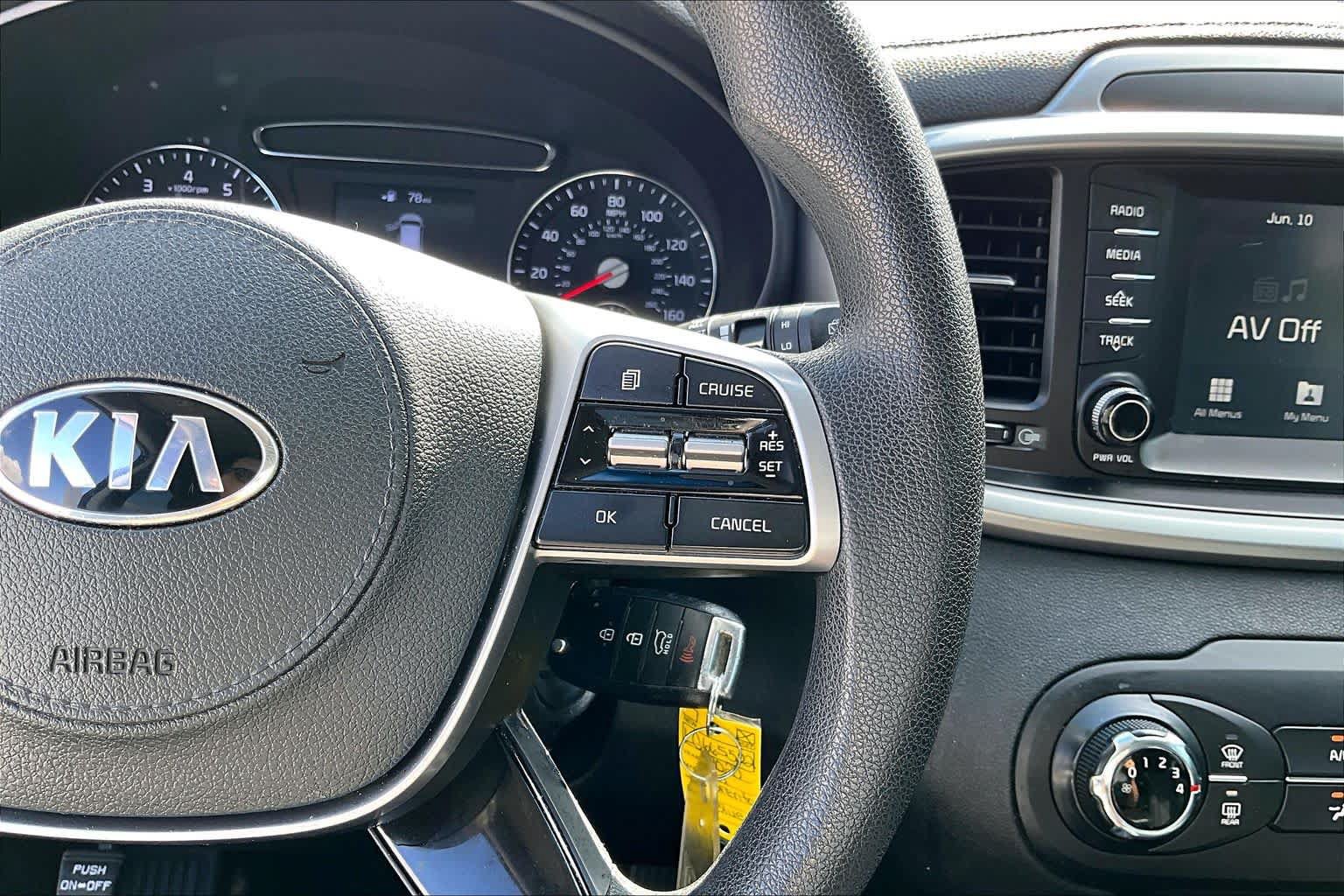 Used 2020 Kia Sorento LX AWD/4WD image 23