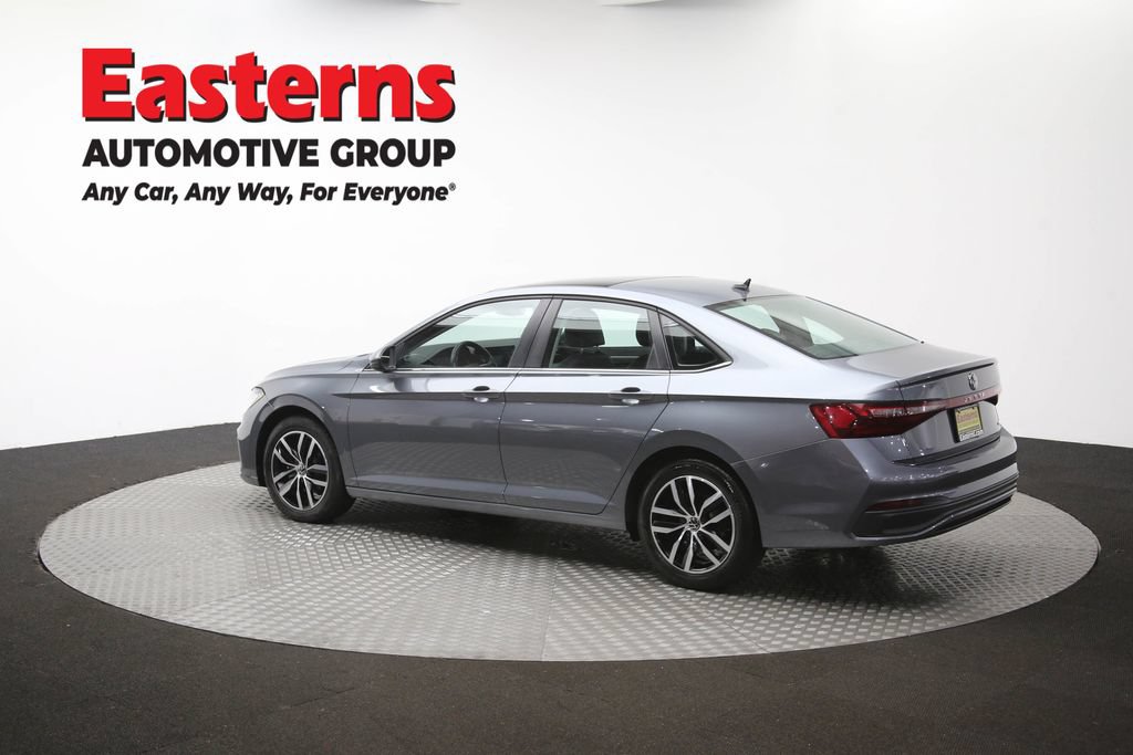 Used 2025 Volkswagen Jetta SE FWD image 65