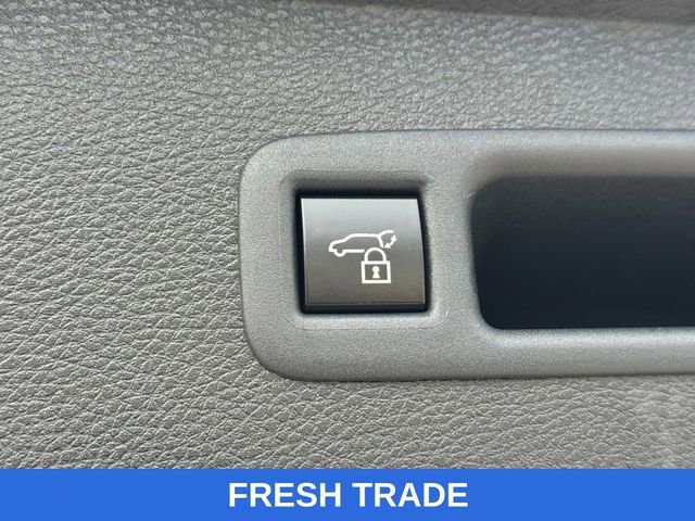 Used 2025 Toyota Sienna XLE image 14