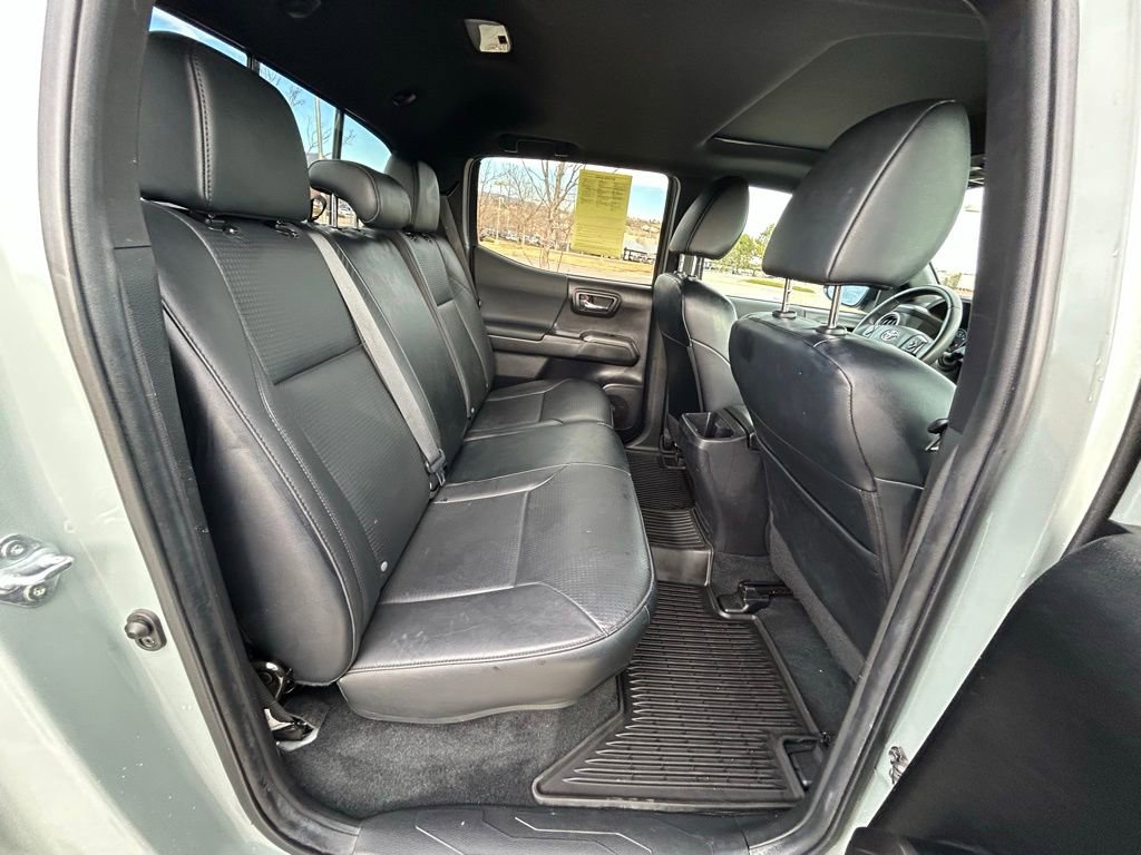 Used 2023 Toyota Tacoma TRD Off-Road w/ TRD Premium Off Road Package image 31