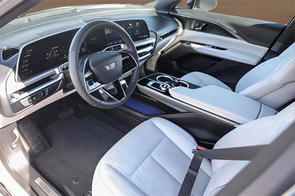 Certified 2024 Cadillac Lyriq Luxury image 9