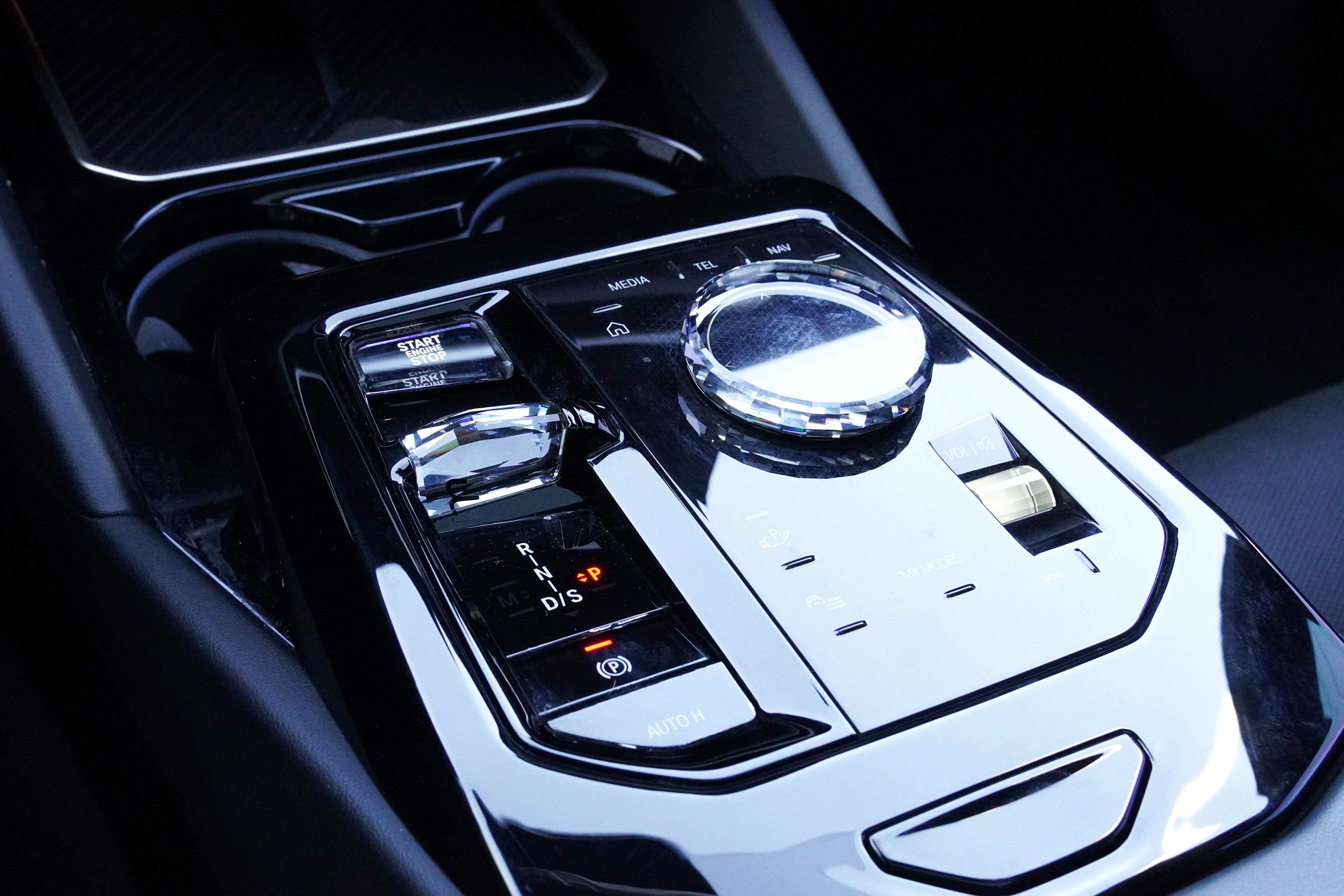 Certified 2024 BMW 530i w/ Executive Package image 30