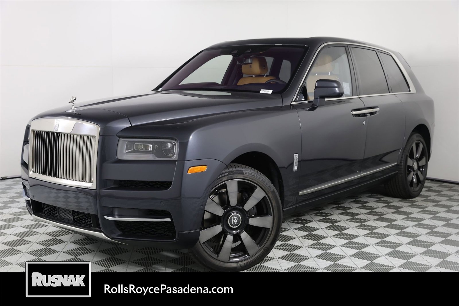 Certified 2024 Rolls-Royce Cullinan image 1