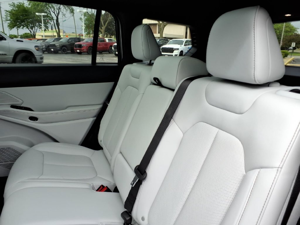 New 2026 Jeep Cherokee Limited AWD/4WD image 14