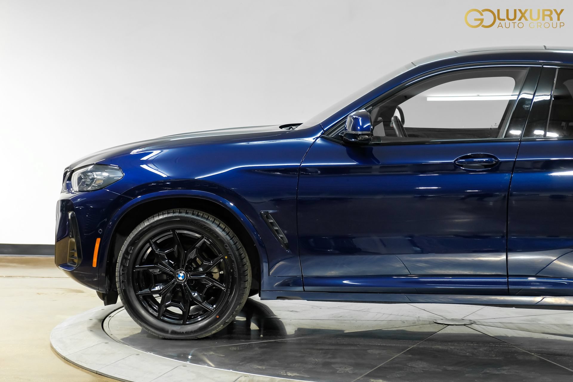 Used 2024 BMW X4 xDrive30i w/ M Sport Package AWD/4WD image 13