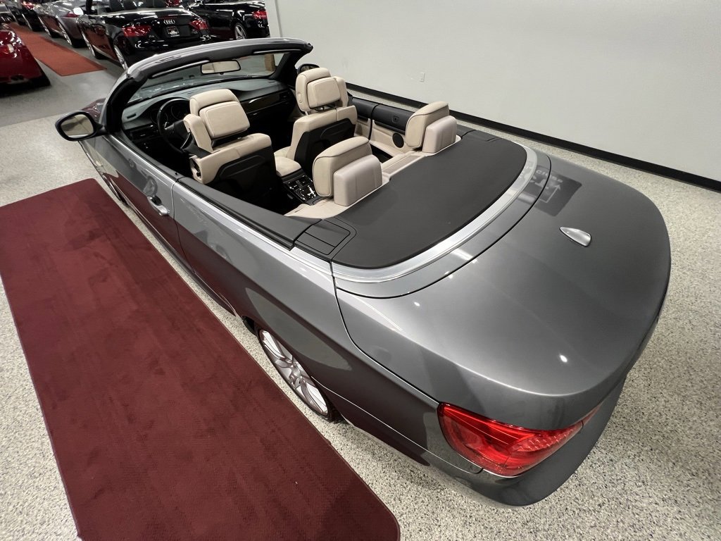 Used 2013 BMW 335i Convertible image 27