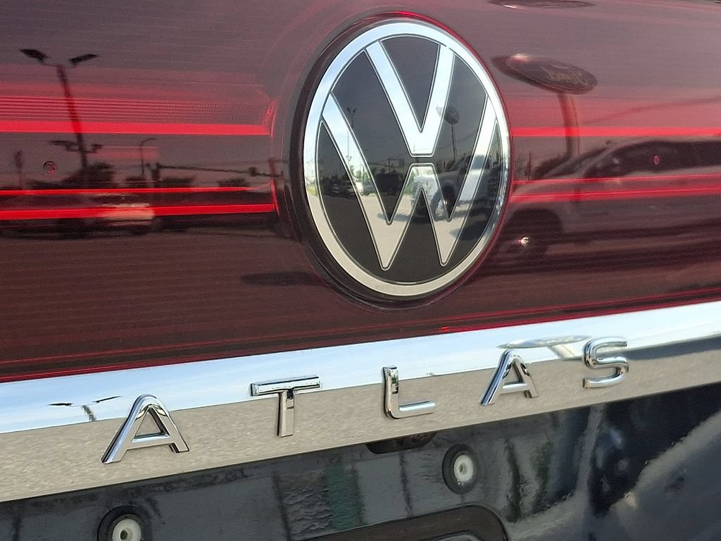 Used 2025 Volkswagen Atlas Cross Sport SE AWD/4WD image 31