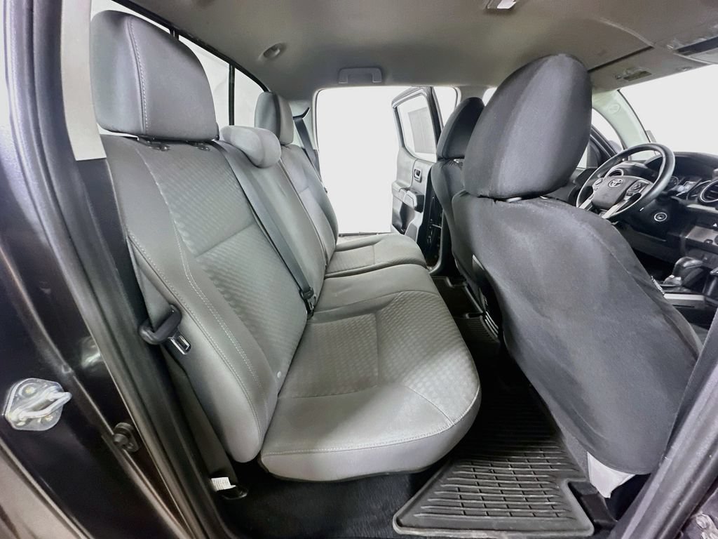 Used 2021 Toyota Tacoma SR5 RWD image 11