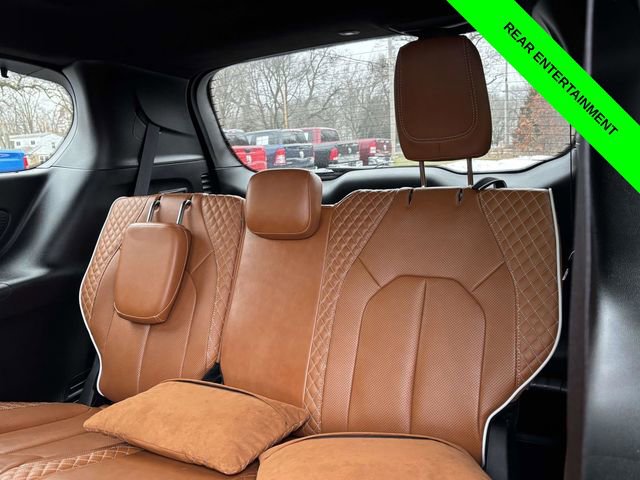 Used 2024 Chrysler Pacifica Pinnacle w/ Trailer Tow Group image 27