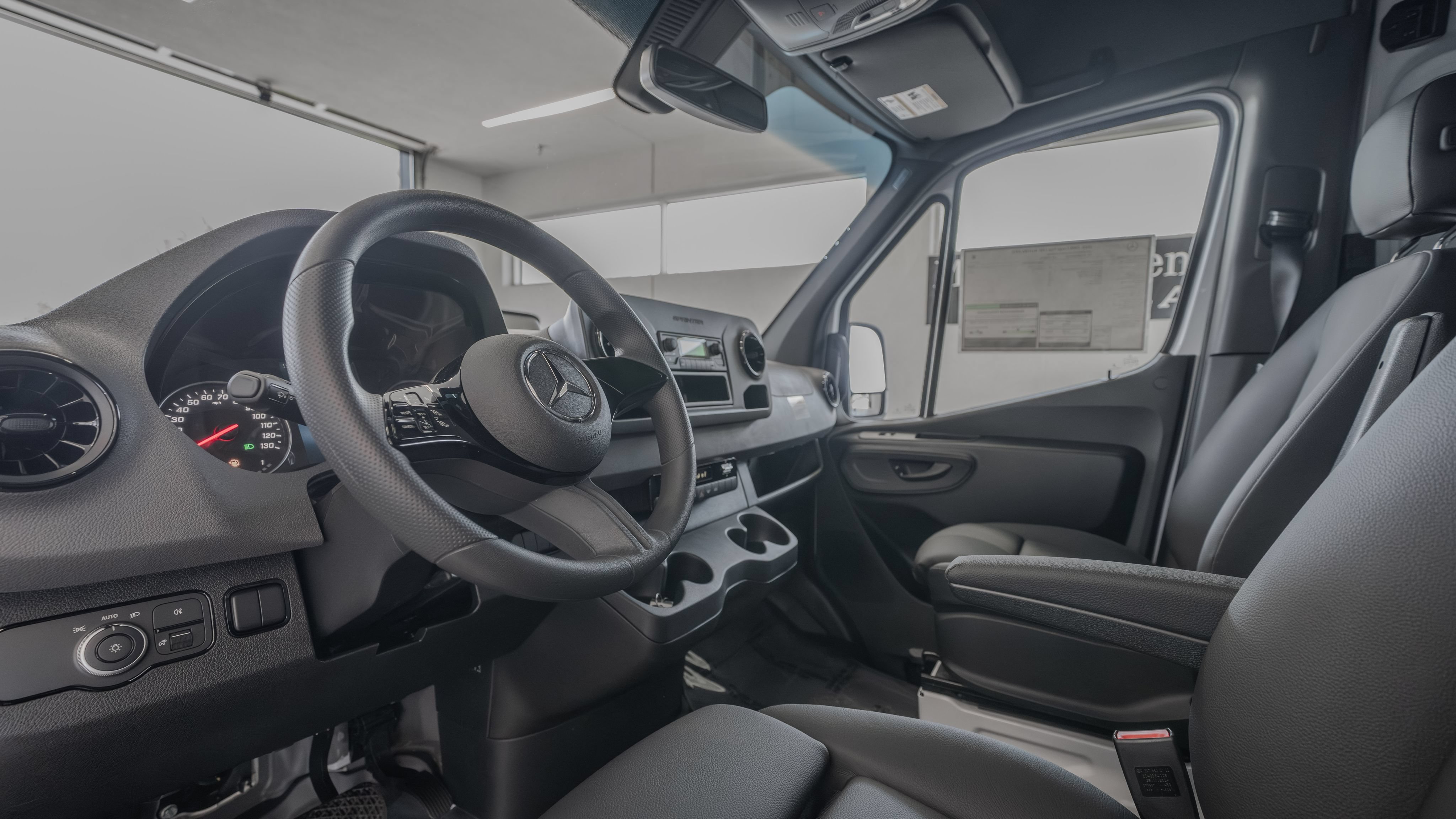 Used 2025 Mercedes-Benz Sprinter 2500 image 6