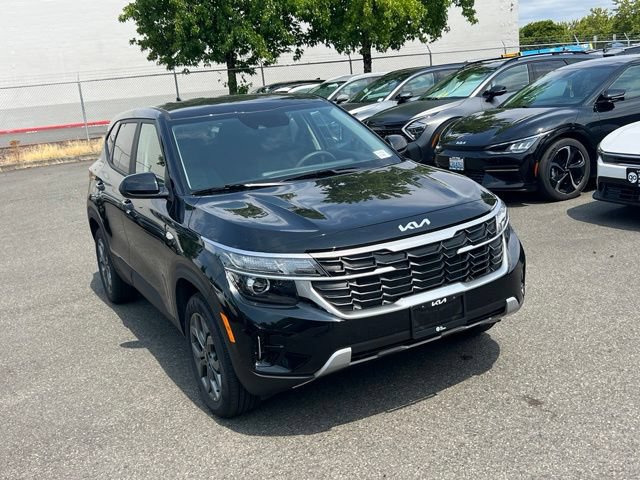 Used 2026 Kia Seltos LX AWD/4WD image 7