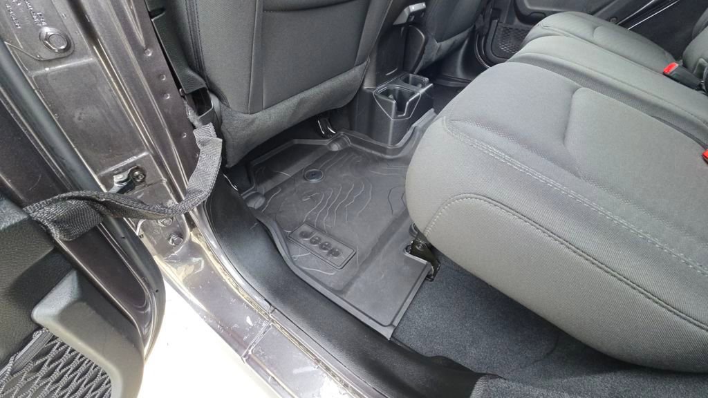 Used 2022 Jeep Wrangler Unlimited Sport image 18