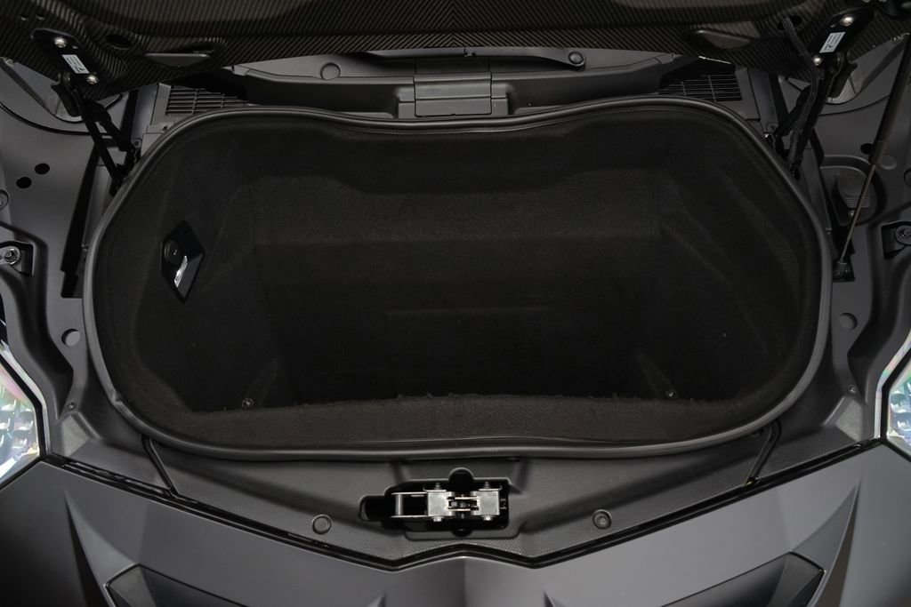 Used 2019 Lamborghini Aventador SVJ image 38