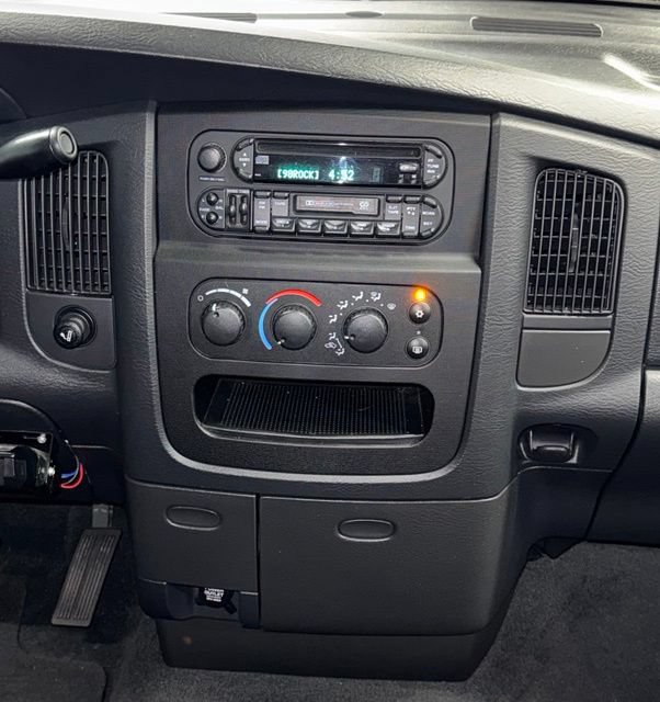 Used 2005 Dodge Ram 2500 Truck SLT w/ Trailer Tow Group RWD image 19
