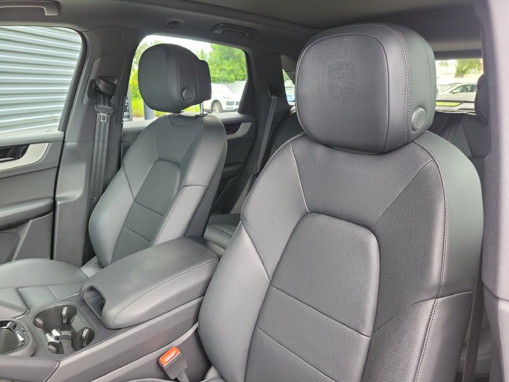 Certified 2026 Porsche Cayenne AWD/4WD image 5