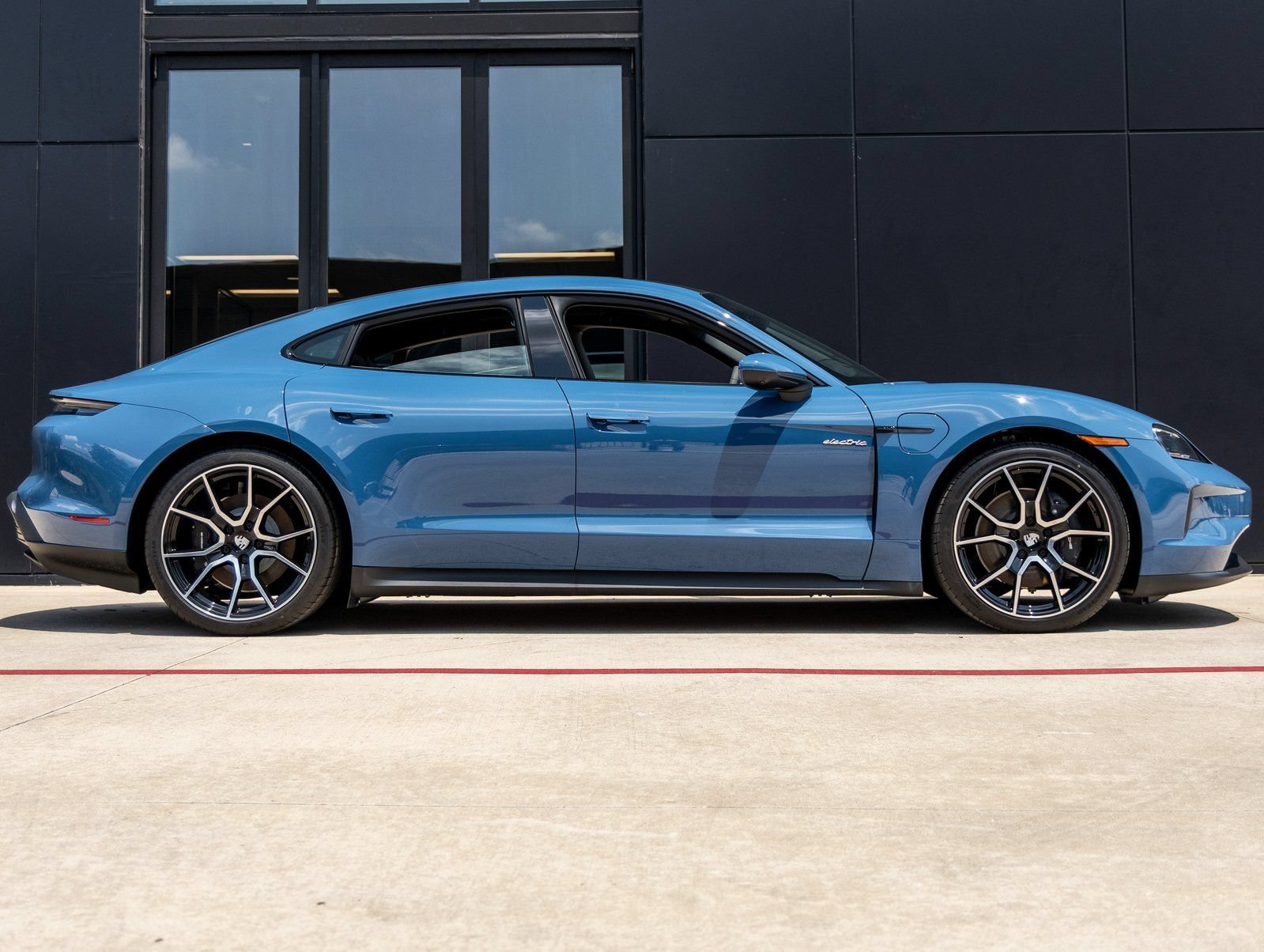 Certified 2025 Porsche Taycan AWD/4WD image 12