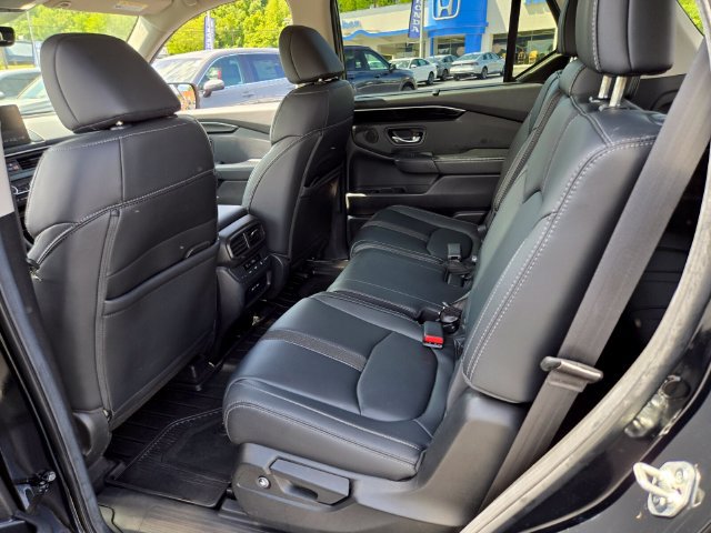 Used 2025 Honda Pilot EX-L image 11