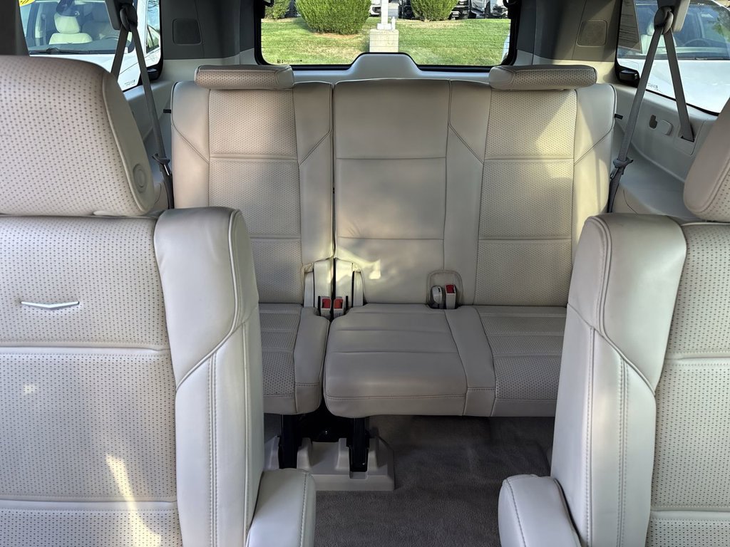 Used 2023 Cadillac Escalade ESV Sport Platinum AWD/4WD image 40