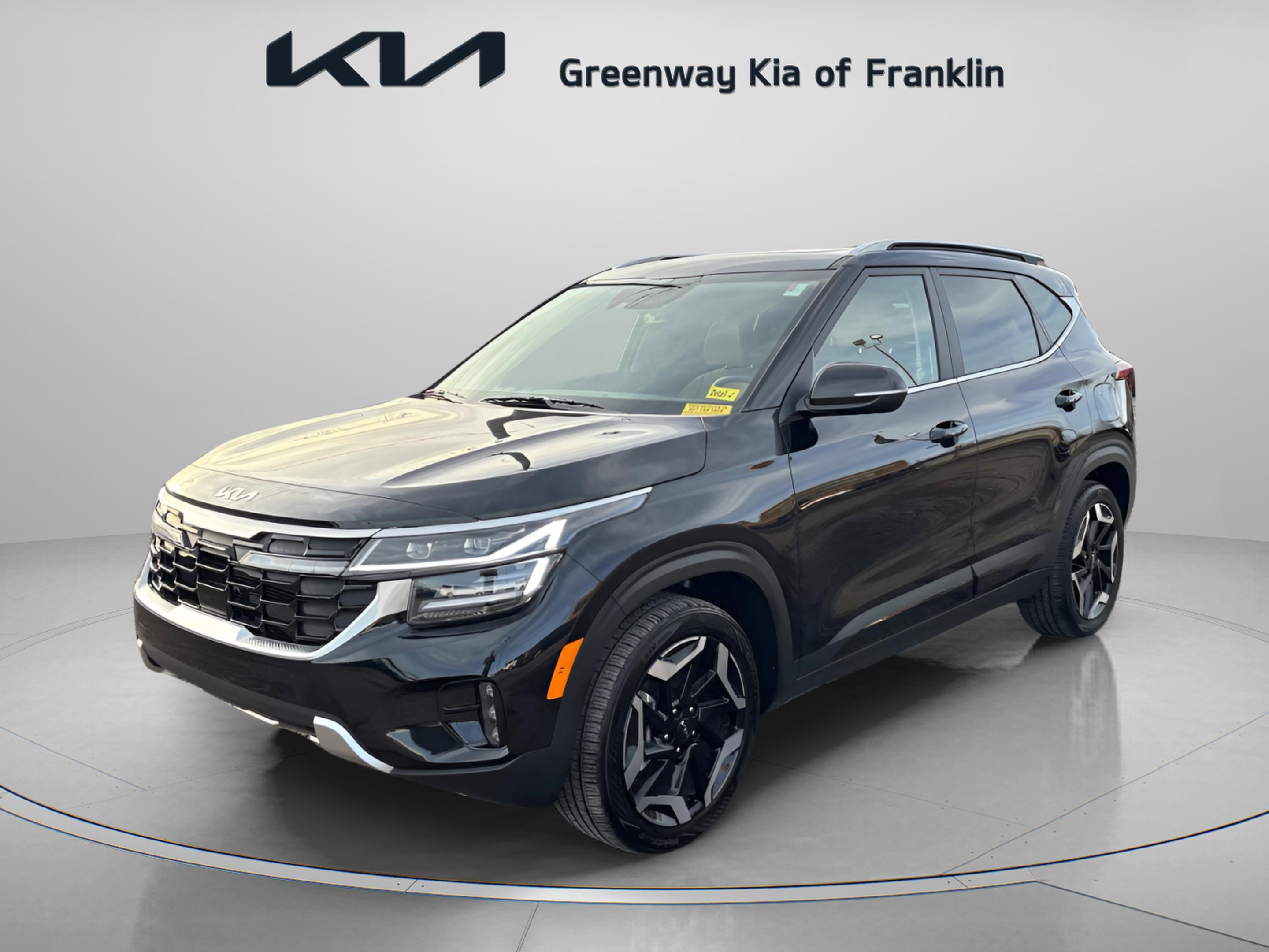 Used 2024 Kia Seltos SX w/ SX Sunroof Package image 3