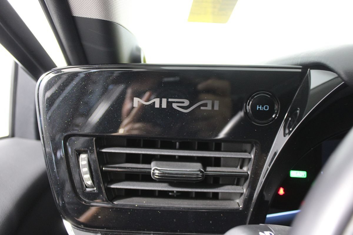 Used 2021 Toyota Mirai w/ Advanced Technology Package RWD image 21