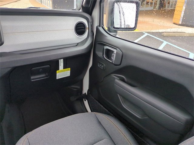 New 2025 Jeep Gladiator Sport image 17