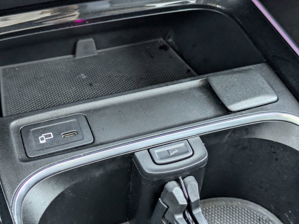 Used 2021 Mercedes-Benz GLA 250 w/ Premium Package image 26