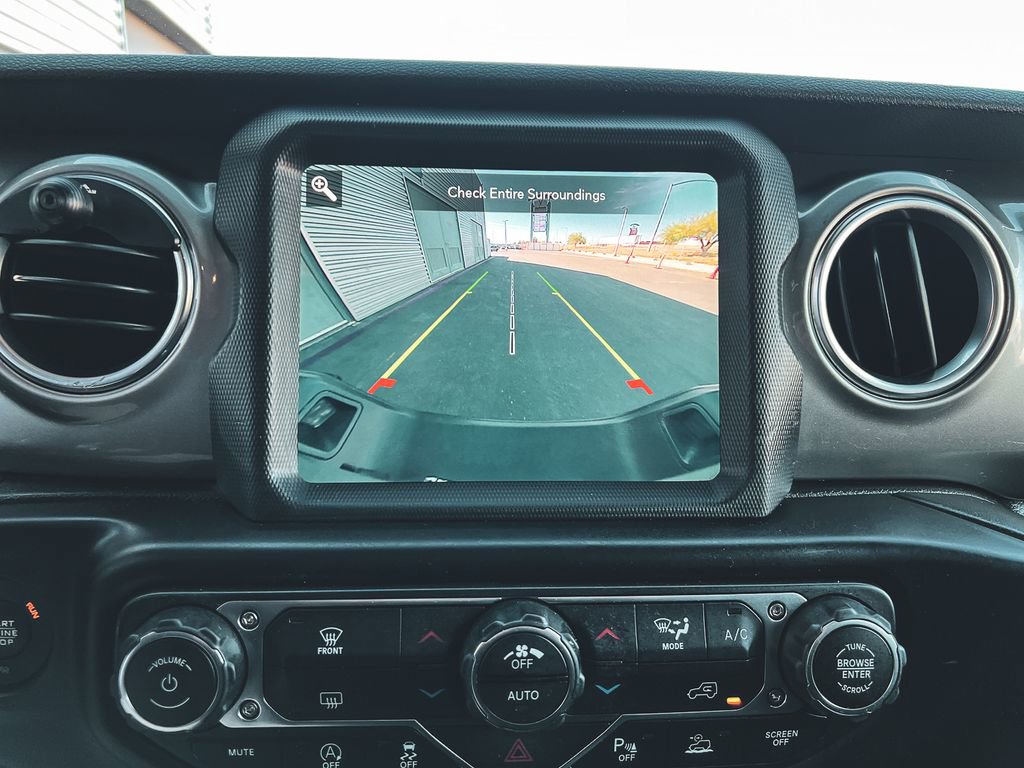 Used 2020 Jeep Gladiator Overland AWD/4WD image 14