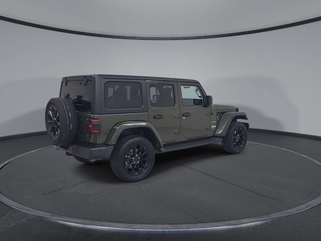 Used 2022 Jeep Wrangler Unlimited Sahara w/ Cold Weather Group AWD/4WD image 17