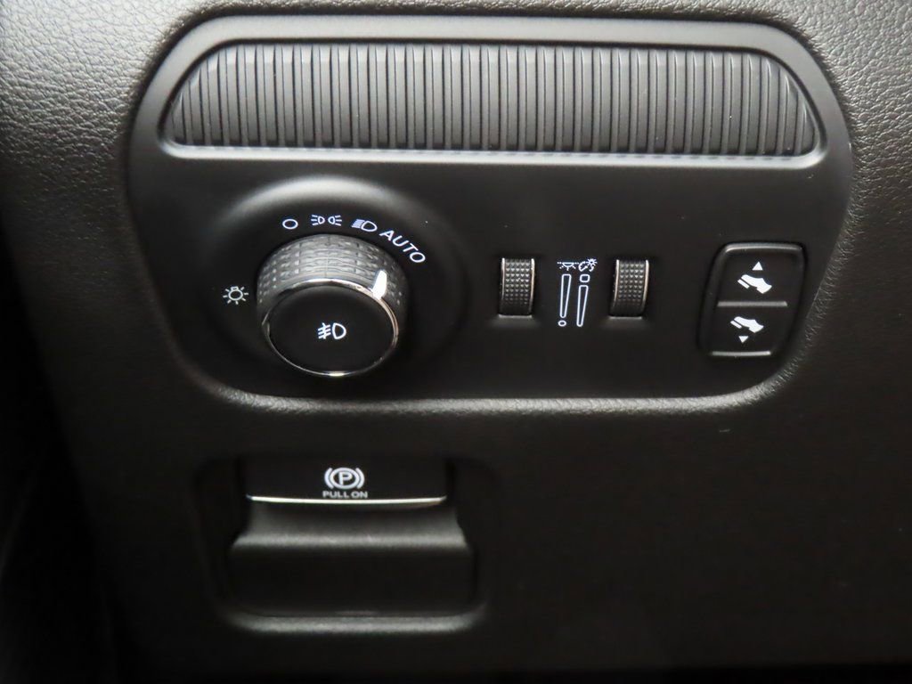 Certified 2024 Jeep Wagoneer L Series II w/ Flexible Seating Group image 23