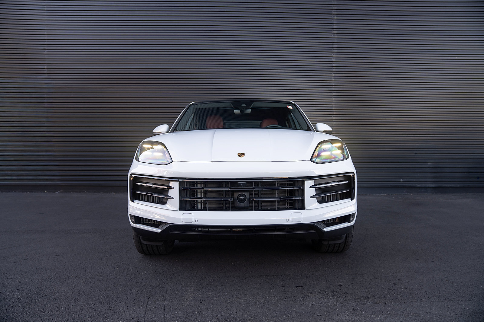 Certified 2025 Porsche Cayenne Coupe AWD/4WD image 26