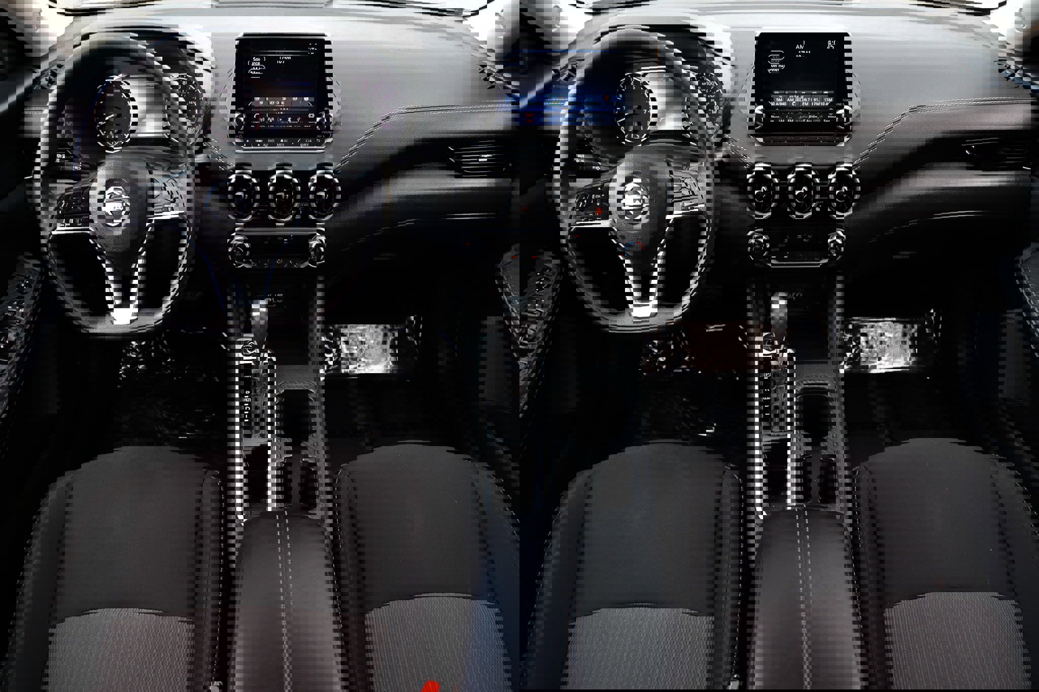 Used 2025 Nissan Sentra SV image 2