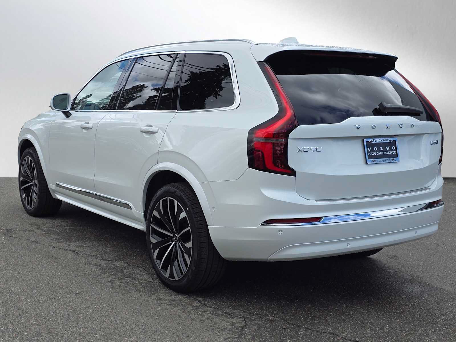 New 2026 Volvo XC90 B6 Plus w/ Protection Package AWD/4WD image 5
