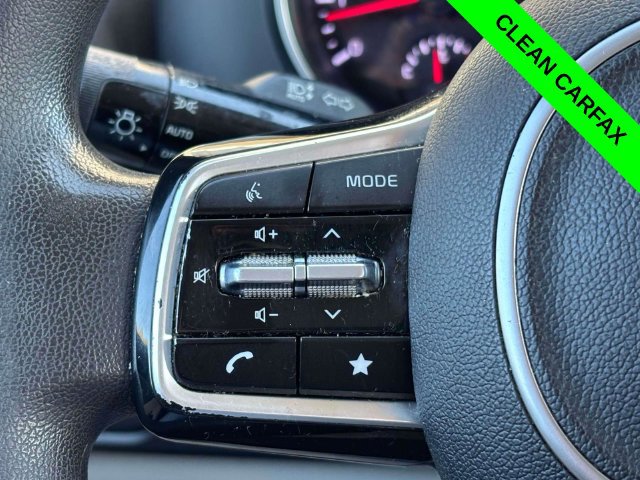 Used 2022 Kia Carnival LX FWD image 15