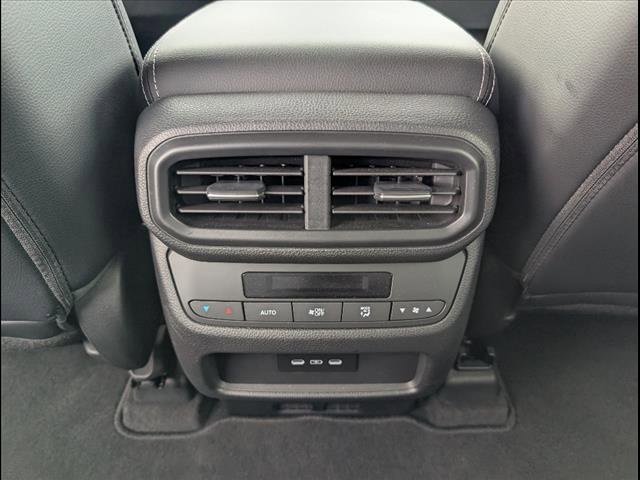 Used 2025 Honda Pilot Touring image 18