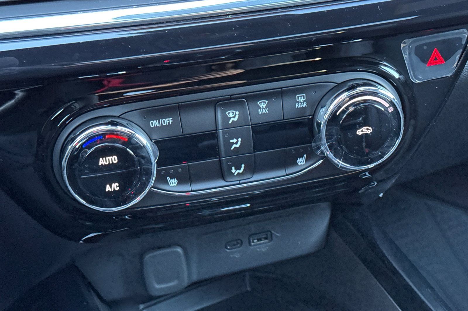 New 2026 Chevrolet Trax RS w/ Sunroof Package image 19