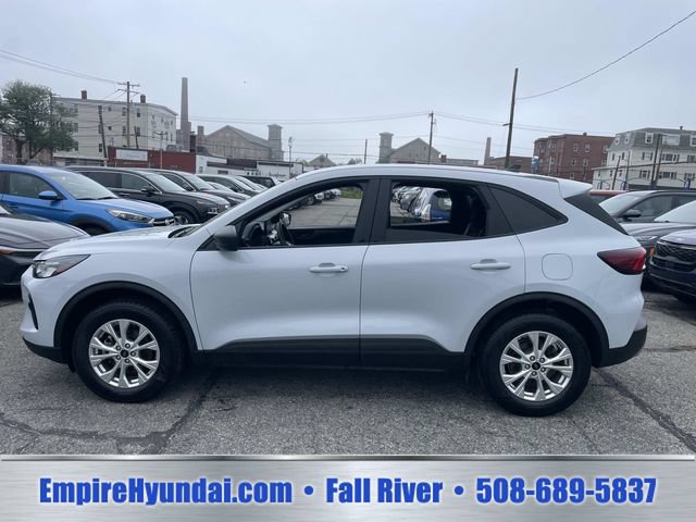 Used 2025 Ford Escape Active AWD/4WD image 10